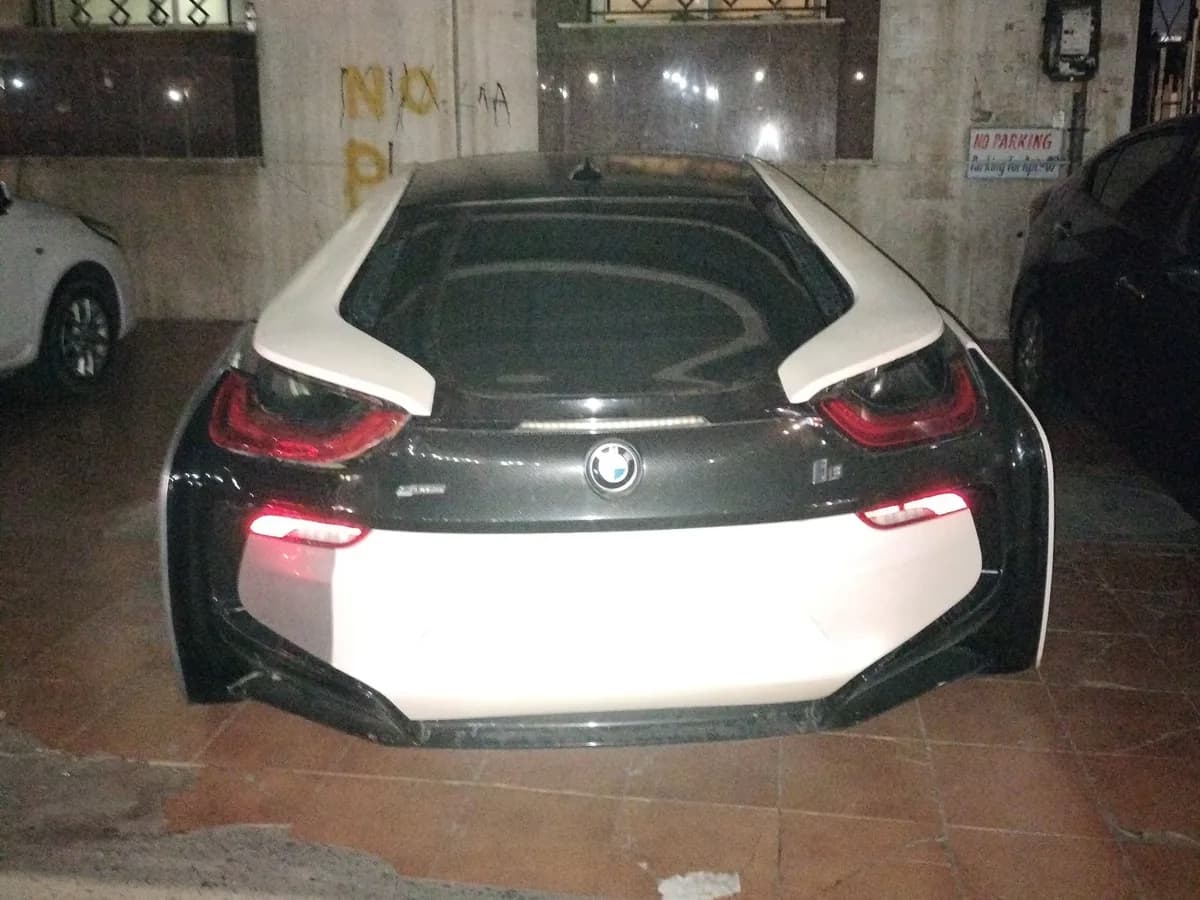BMW i8