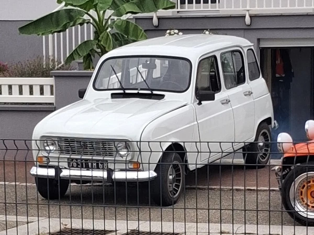 Renault 4